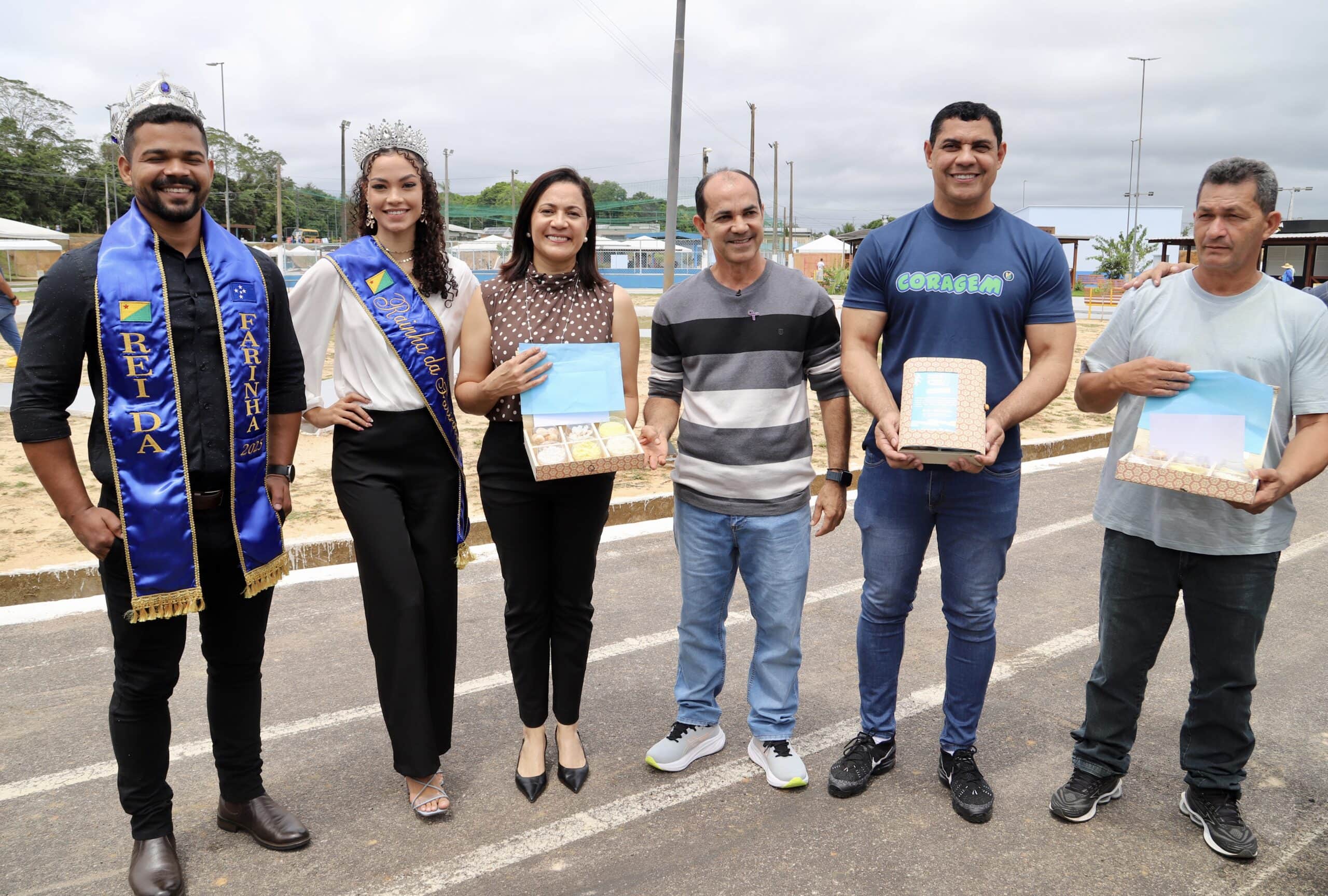 governadora-em-exercicio-mailza-destaca-importancia-do-festival-da-farinha-para-cultura-e-economia,-durante-visita-ao-espaco-do-evento