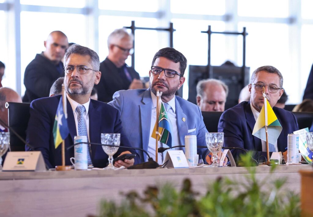 ‘acre-reafirma-seu-compromisso-com-a-cop30’,-diz-gladson-cameli-durante-forum-nacional-de-governadores-em-belem