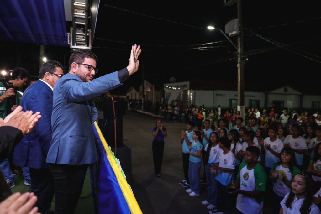 governador-gladson-cameli-prestigia-desfile-civico-alusivo-ao-7-de-setembro-em-brasileia