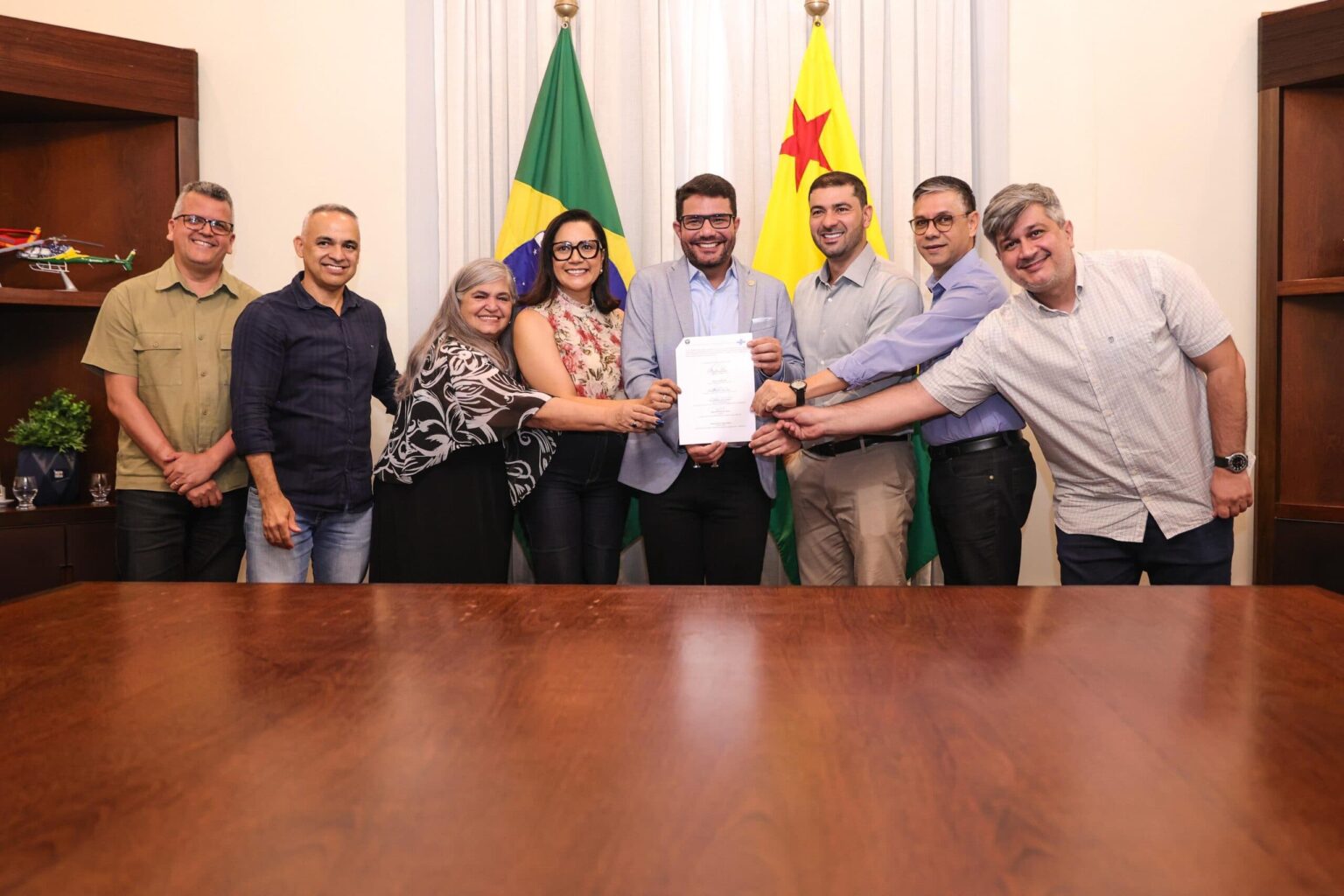 governador-gladson-cameli-assina-termo-de-cooperacao-com-a-aleac-e-sebrae-para-implantar-o-programa-cidade-empreendedora-nos-22-municipios