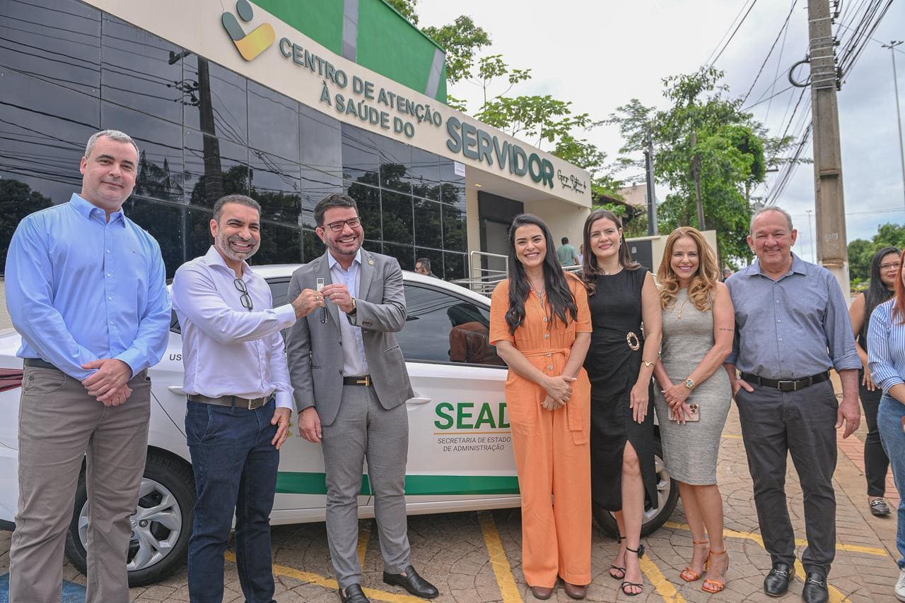 para-comemorar-um-ano-do-centro-de-atencao-a-saude-do-servidor,-governador-reforca-servicos-com-entrega-de-veiculo-e-inauguracao-da-sala-ginecologica