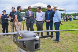 governador-acompanha-voo-inaugural-do-drone-harpia,-e-acre-se-torna-pioneiro-na-inovacao-do-patrulhamento-de-fronteiras