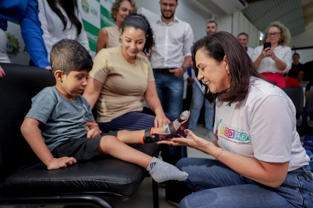 governadora-em-exercicio,-mailza-assis-entrega-proteses-e-orteses-na-oficina-ortopedica-do-into