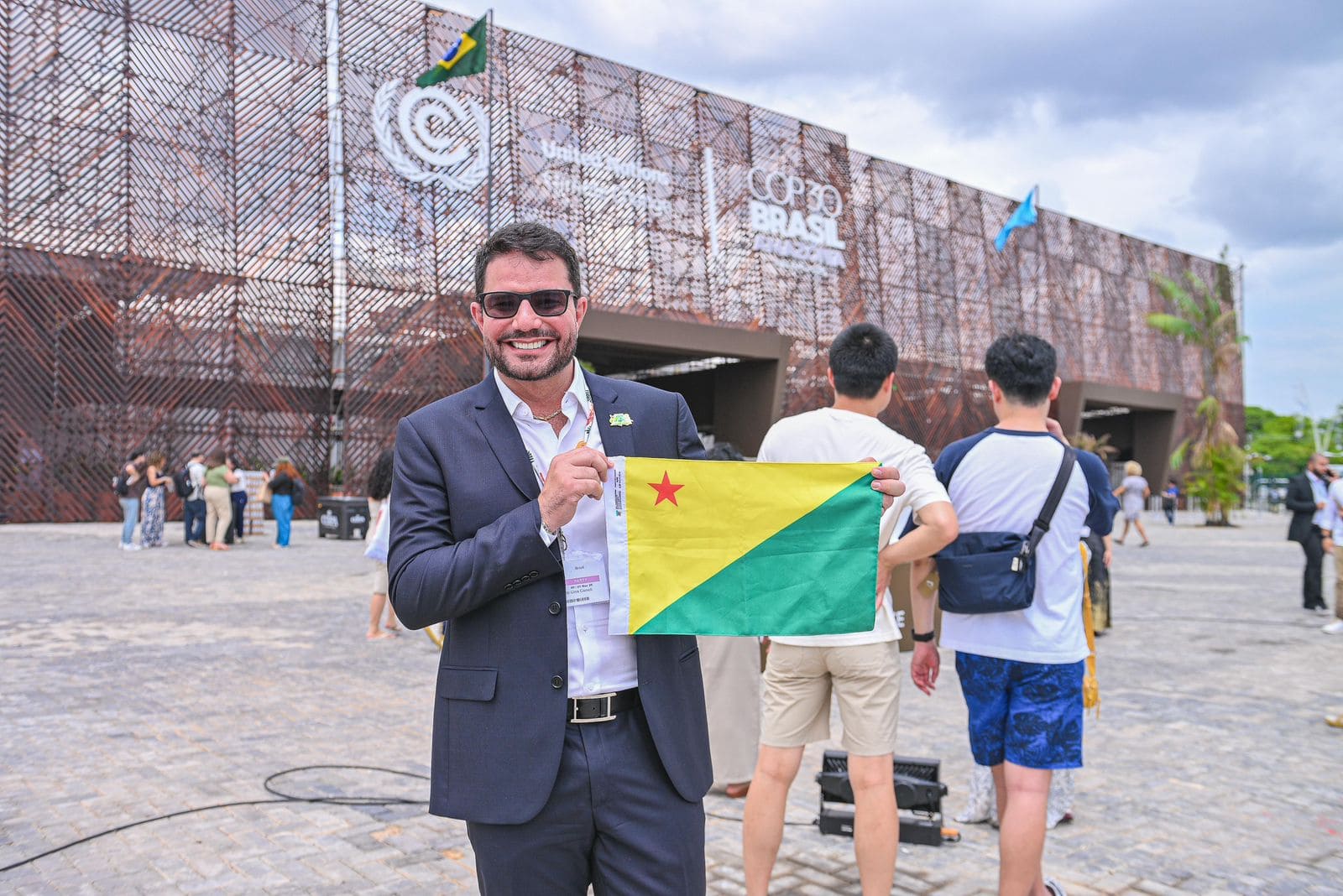 governador-gladson-cameli-assina-memorando-de-parceria-entre-gcf-e-unamaz-para-pesquisas-em-sustentabilidade,-mudancas-climaticas-e-gestao-de-recursos-na-amazonia