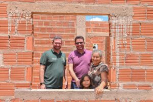 governador-gladson-cameli-realiza-visita-tecnica-a-unidades-habitacionais-em-construcao-no-bujari