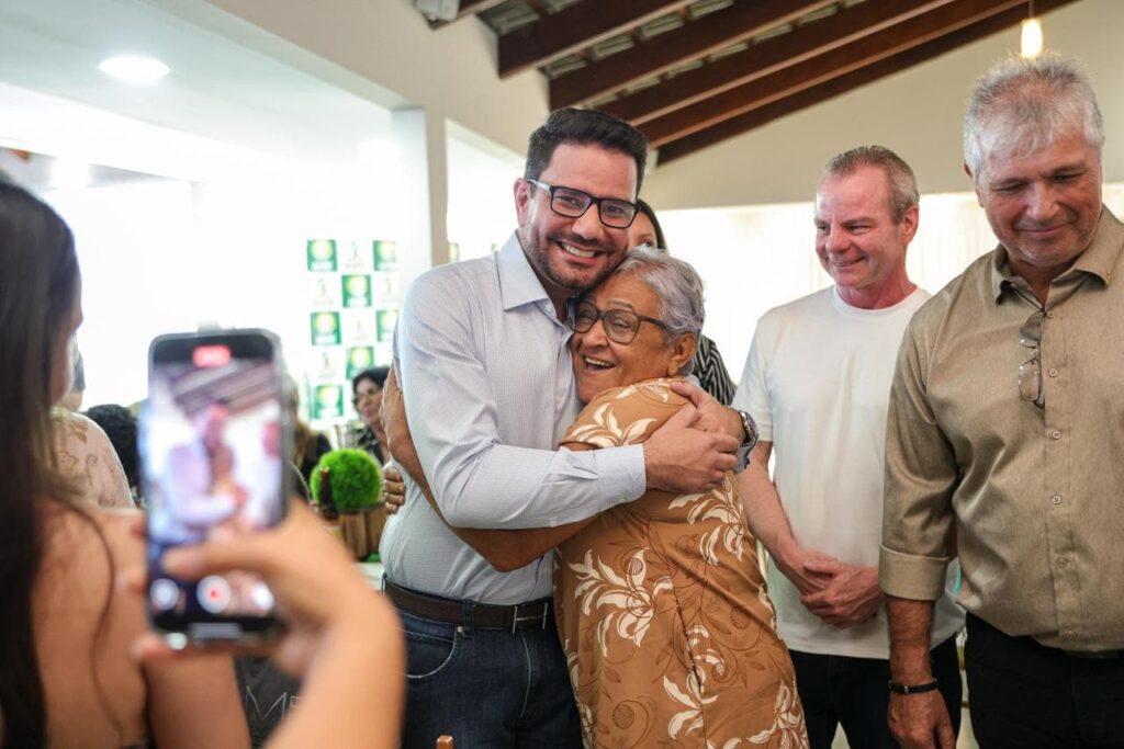 governador-gladson-cameli-e-servidores-comemoram-50-anos-da-emater