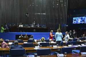 governador-gladson-cameli-prestigia-sessao-no-senado-e-acompanha-pautas-voltadas-a-educacao