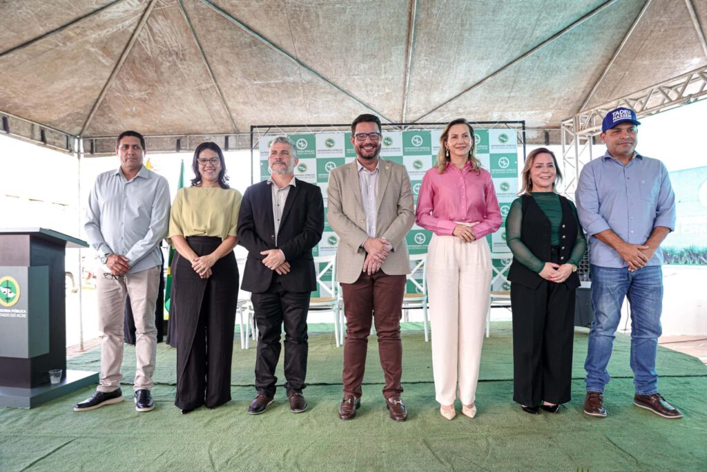 ‘diminuir-diferencas’,-destaca-governador-na-inauguracao-da-defensoria-publica-em-epitaciolandia