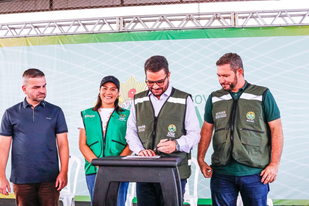 em-tarauaca,-governador-gladson-cameli-assina-autorizacao-para-a-construcao-de-novas-unidades-habitacionais