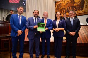 governadora-em-exercicio-mailza-participa-da-posse-da-nova-mesa-diretora-do-parlamento-amazonico