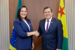governadora-em-exercicio-mailza-recebe-deputado-do-peru-e-fortalece-agenda-de-integracao-para-ampliar-exportacoes-entre-brasil-e-o-pais-andino