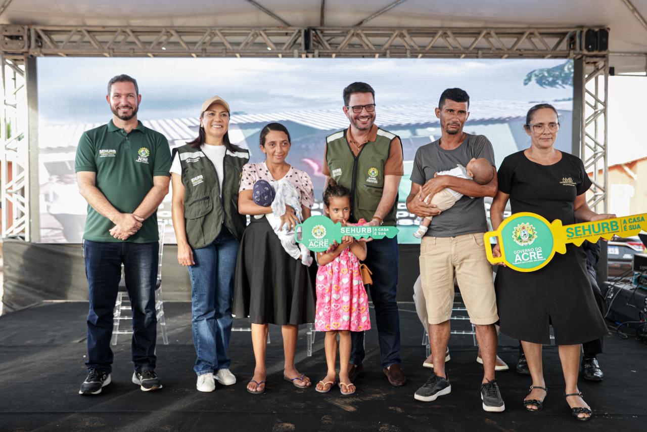 governador-e-vice-entregam-80-casas-populares-na-cidade-do-povo