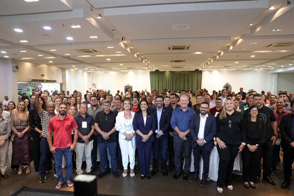 governador-e-vice-participaram-do-encerramento-do-2o-encontro-de-vereadores-do-acre