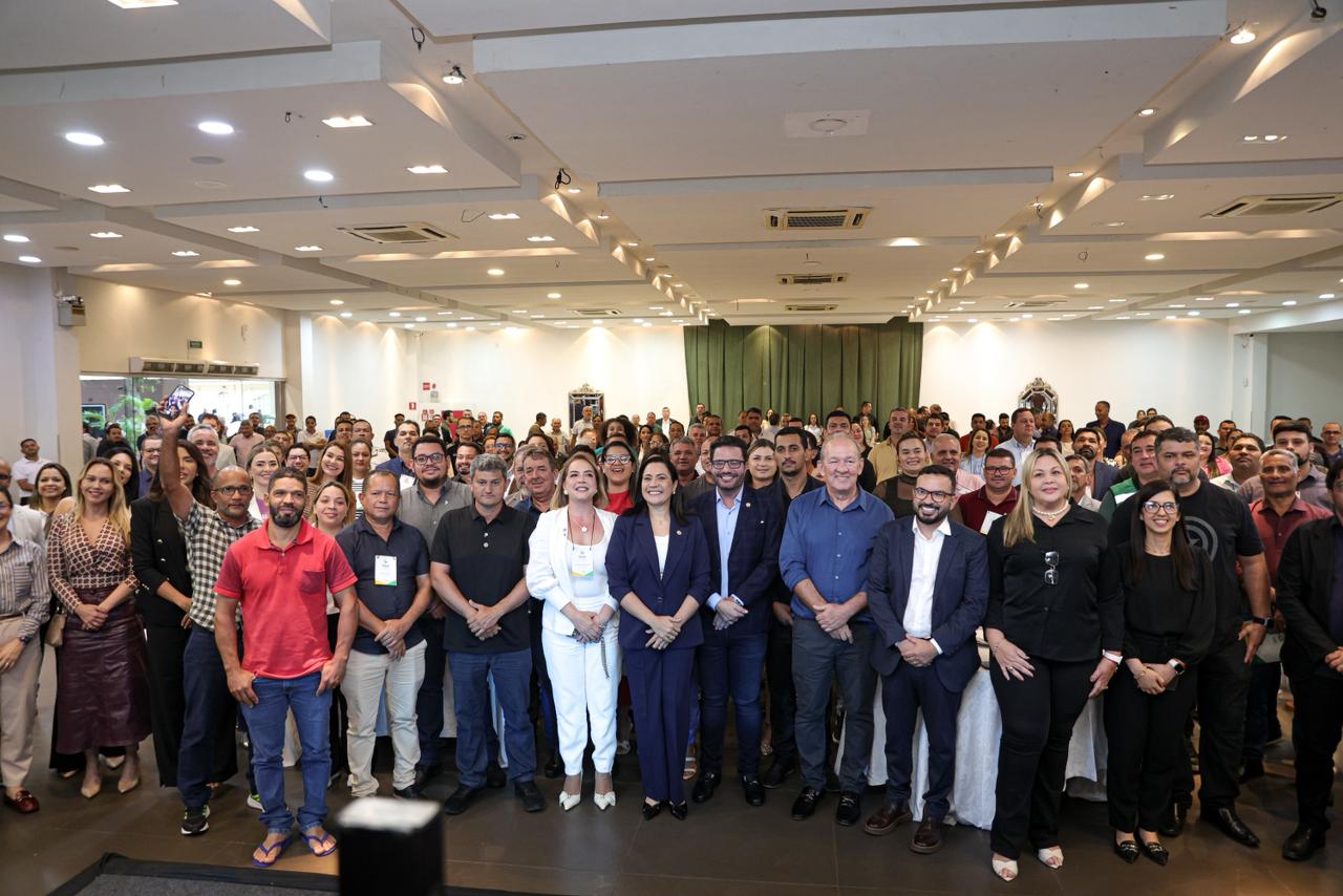 governador-e-vice-participaram-do-encerramento-do-2o-encontro-de-vereadores-do-acre