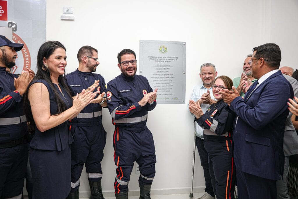 com-investimentos-de-r$-12,1-milhoes,-governador-entrega-nova-sede-do-samu-e-anuncia-reforco-historico-na-frota-de-ambulancias
