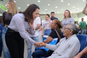 governadora-mailza-acompanha-mutirao-na-fundhacre-e-reforca-compromisso-com-saude-humanizada-no-estado