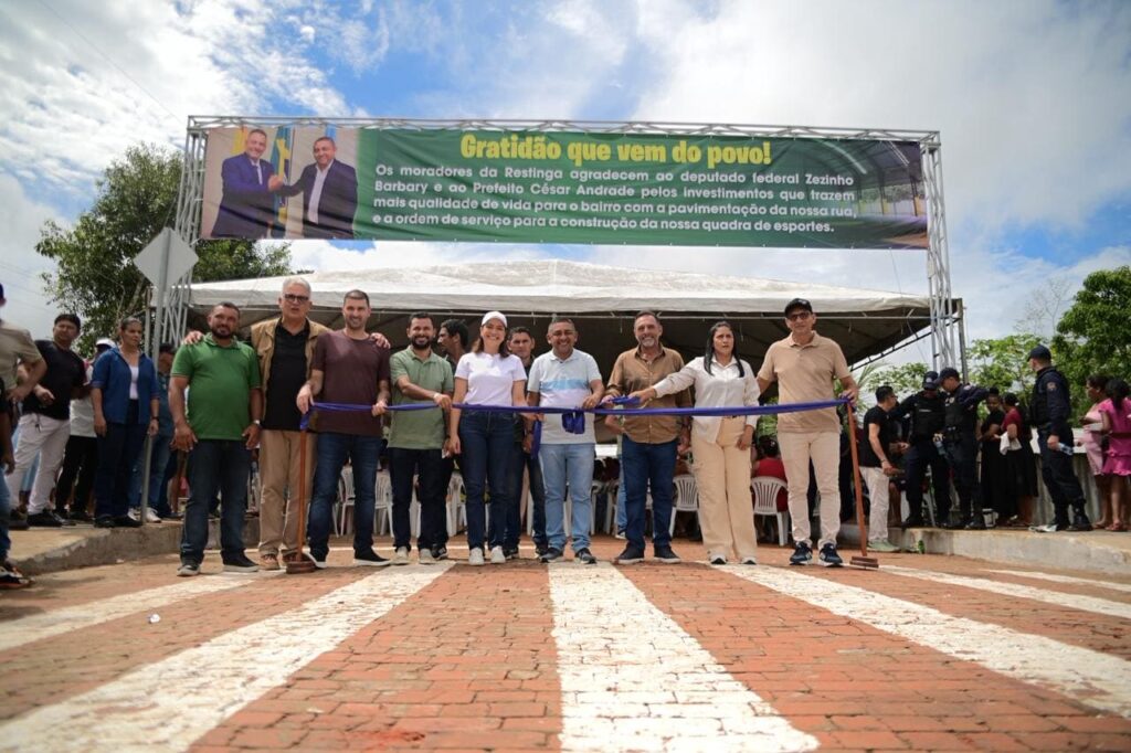com-a-presenca-da-governadora-mailza,-porto-walter-recebe-pavimentacao-de-rua,-ordens-para-construcao-de-quadra-e-ampliacao-de-cras-e-investimentos-que-somam-cerca-de-r$-5-milhoes