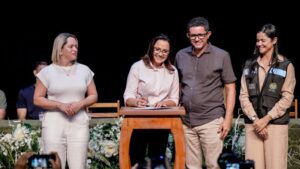 no-jurua,-governadora-mailza-assis-autoriza-construcao-de-210-unidades-habitacionais-em-tres-municipios-da-regiao