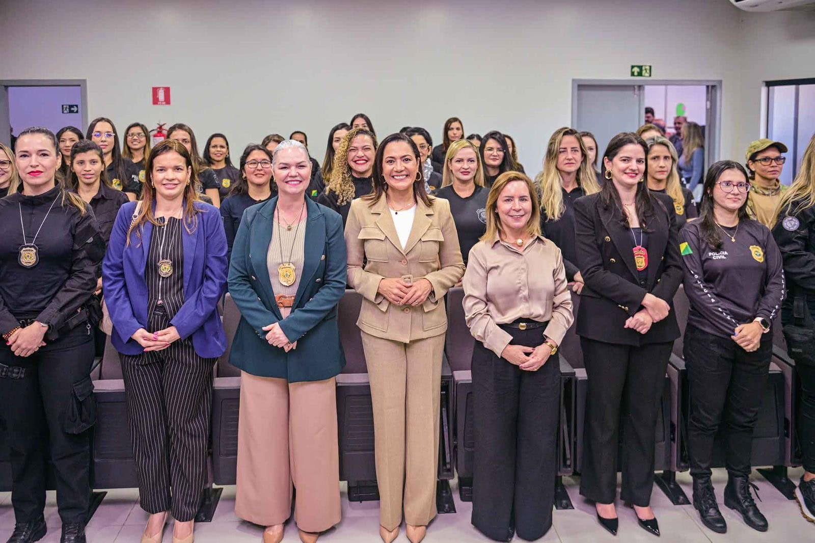 governadora-mailza-reforca-seguranca-publica-e-entrega-viaturas-e-armamentos-para-a-policia-civil