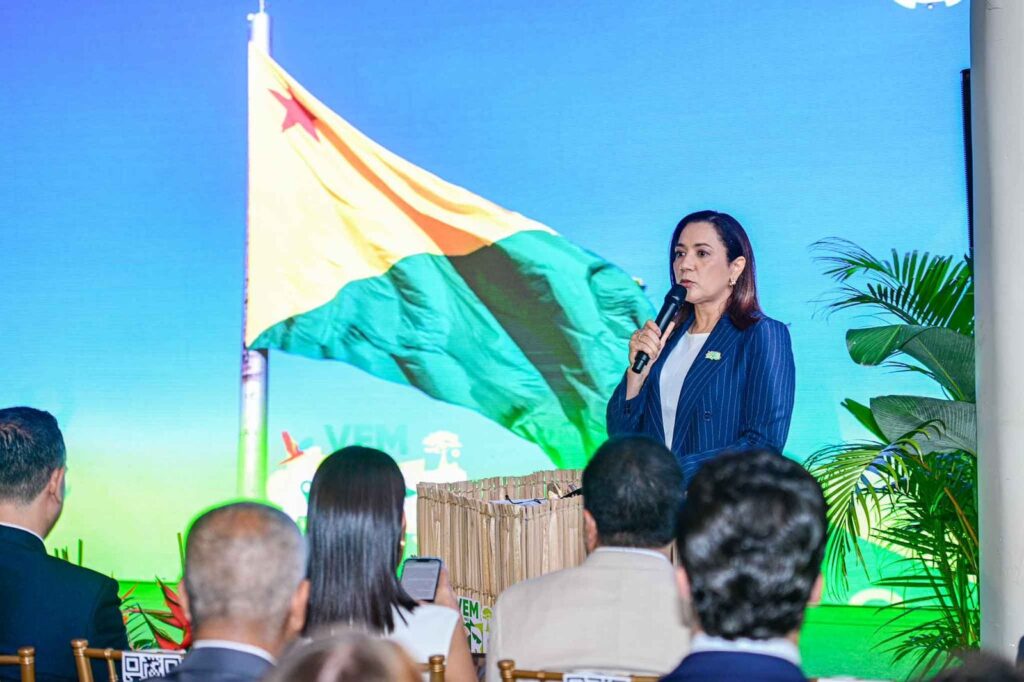 em-evento-no-rj,-governadora-apresenta-o-acre-como-elo-estrategico-com-o-pacifico,-pautado-na-uniao-e-na-responsabilidade-ambiental 