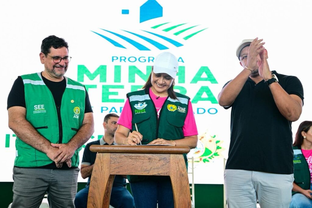 governadora-mailza-assis-cumpre-agenda-em-sena-madureira-com-entregas-nas-areas-de-producao-rural,-educacao,-infraestrutura-e-regularizacao-fundiaria-nesta-terca