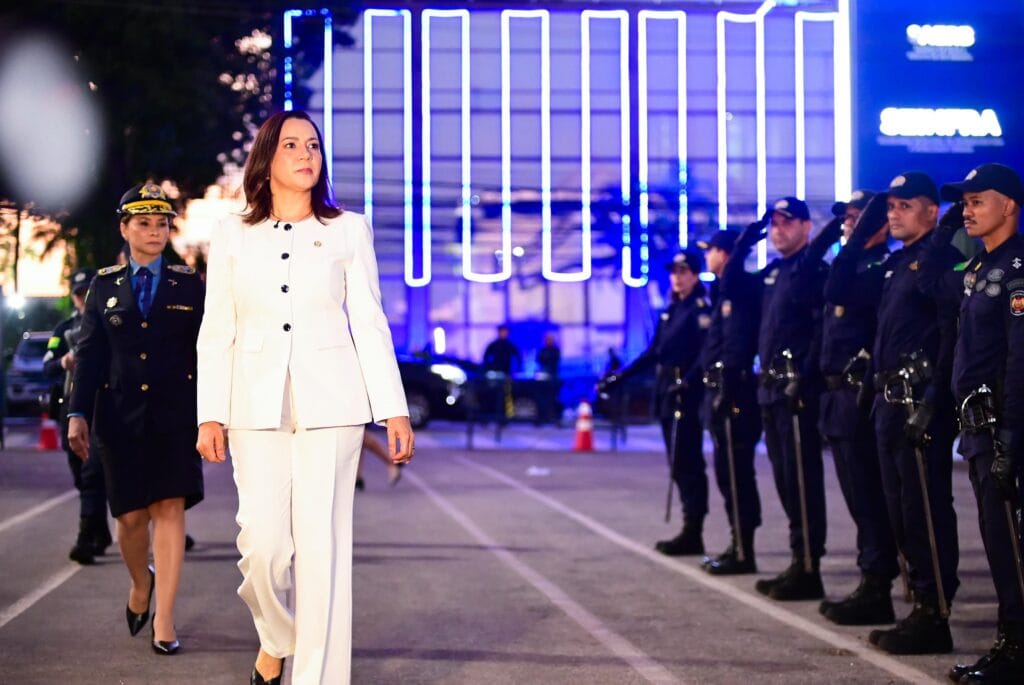 nos-110-anos-da-policia-militar-do-acre,-governadora-mailza-destaca-impacto-da-corporacao-e-anuncia-concurso-publico