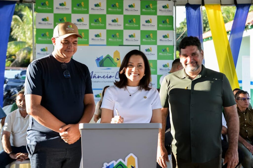 governadora-mailza-assis-fortalece-educacao-em-mancio-lima-com-investimentos-em-kits-escolares,-fardamentos-e-revitalizacoes-de-escolas
