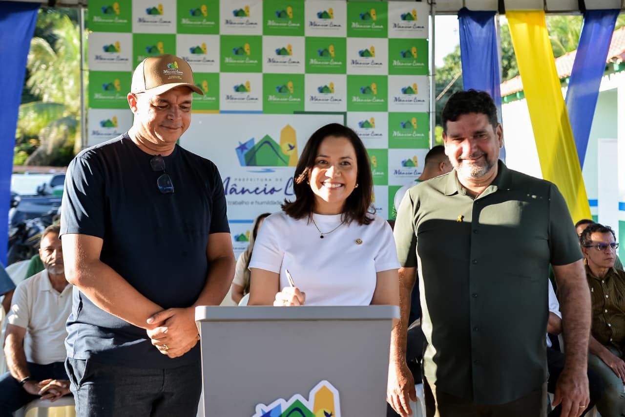 governadora-mailza-assis-fortalece-educacao-em-mancio-lima-com-investimentos-em-kits-escolares,-fardamentos-e-revitalizacoes-de-escolas