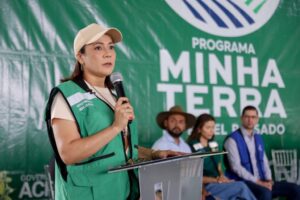 governadora-mailza-entrega-mais-de-mil-kits-de-assistencia-humanitaria-aos-atingidos-pelas-enchentes-em-porto-acre