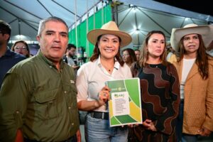 governadora-mailza-lanca-plano-com-foco-na-promocao-de-sistemas-produtivos-sustentaveis-na-expoacre-jurua