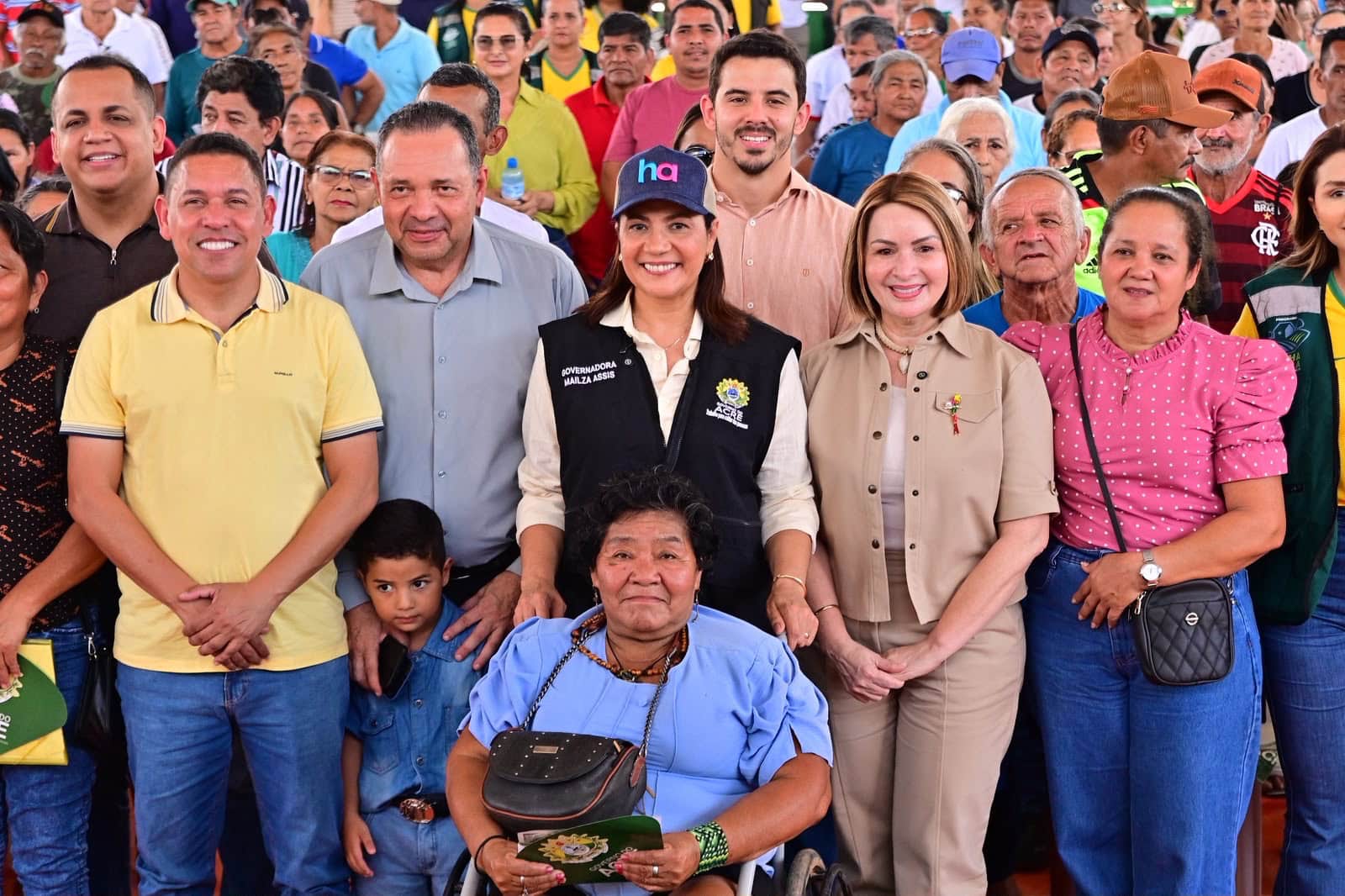 com-entrega-historica-de-titulos-definitivos,-governadora-mailza-garante-seguranca-juridica-em-assis-brasil